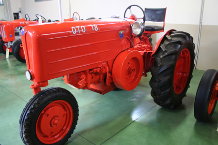 OTO R3-Nasce il primo trattore prodotto dalla OTO Melara. Si distingue per essere a 3 ruote.